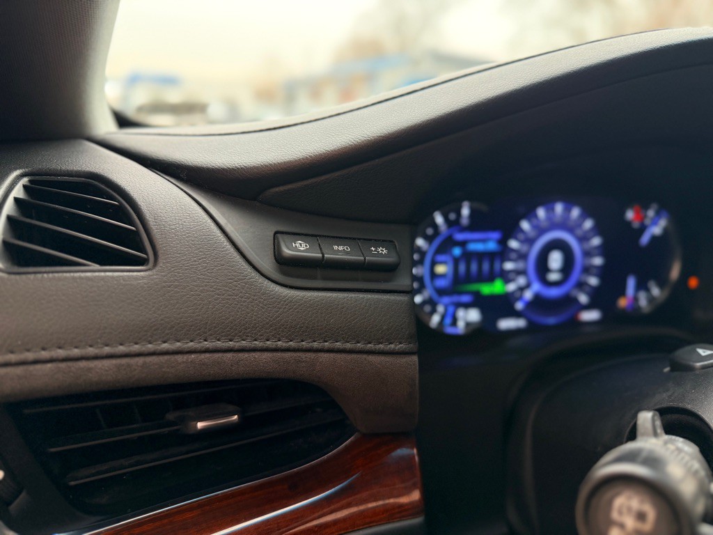 2016 Cadillac Escalade Image 44