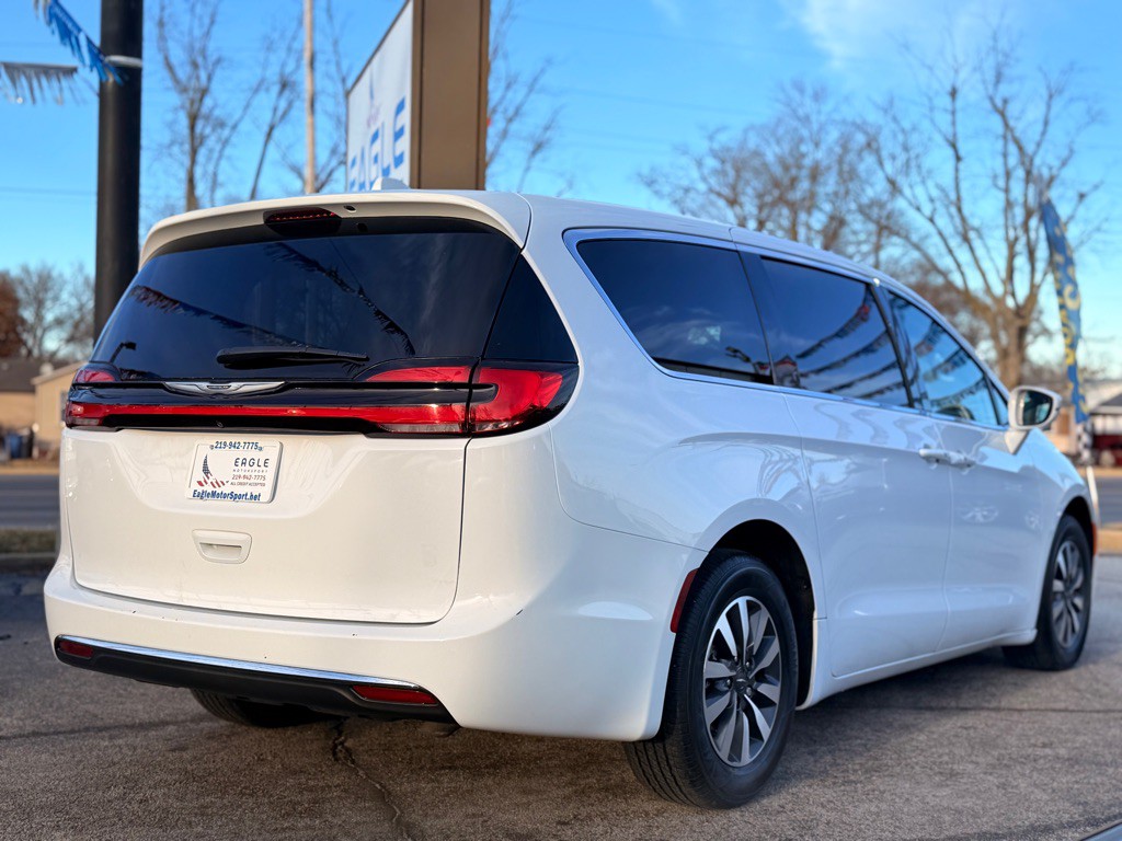 2022 Chrysler Pacifica Image 9
