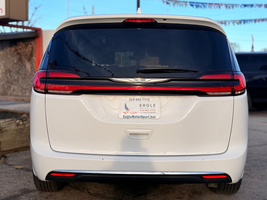 2022 Chrysler Pacifica Image 10