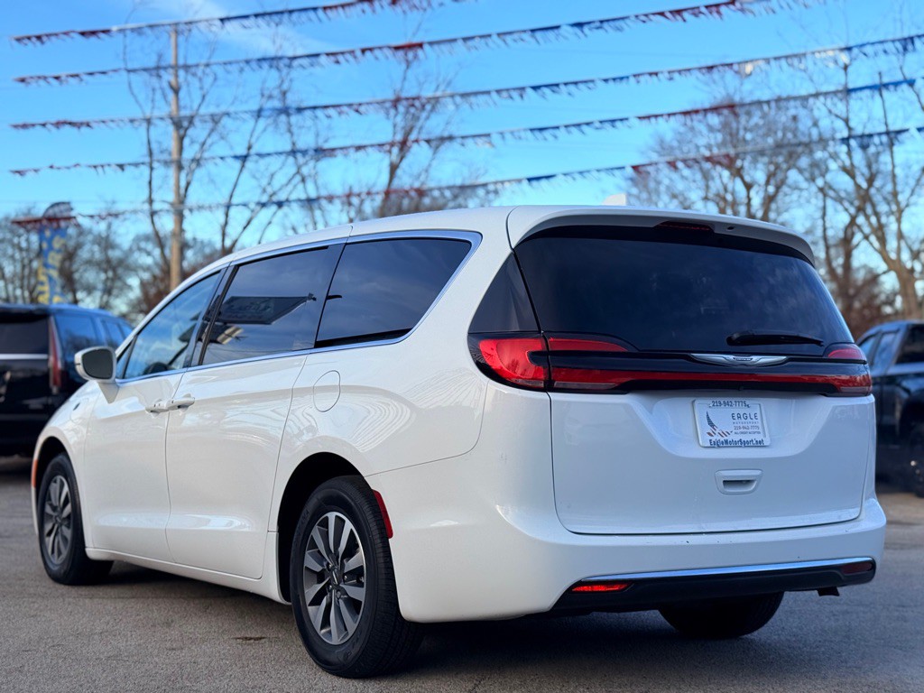 2022 Chrysler Pacifica Image 11