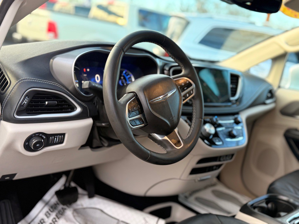 2022 Chrysler Pacifica Image 21