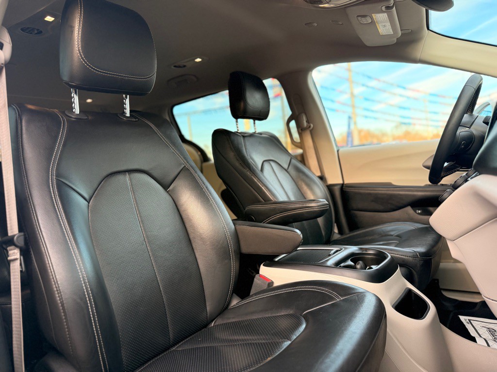 2022 Chrysler Pacifica Image 27