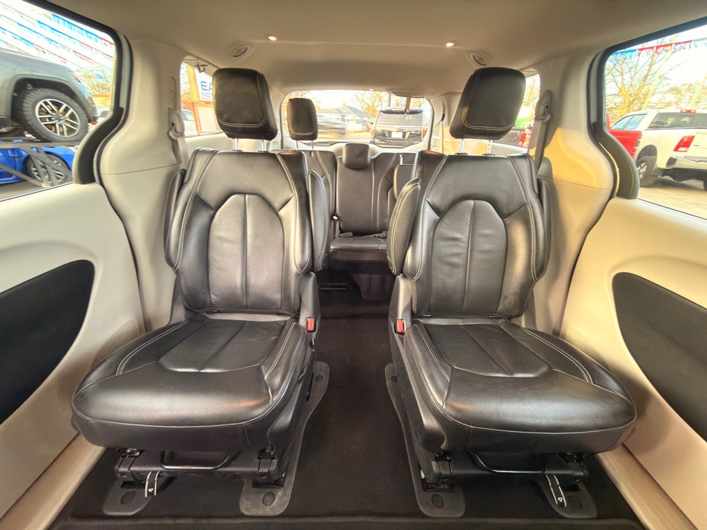 2022 Chrysler Pacifica Image 28