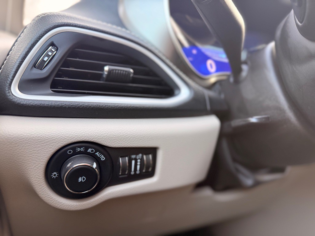 2022 Chrysler Pacifica Image 36