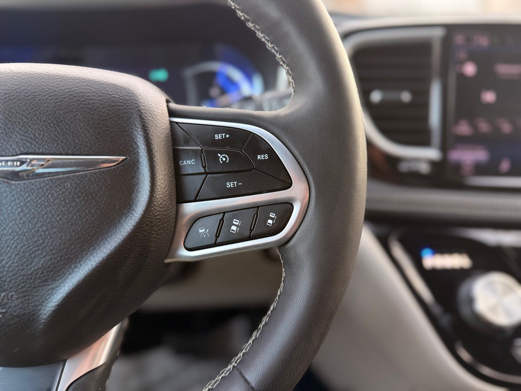 2022 Chrysler Pacifica Image 39