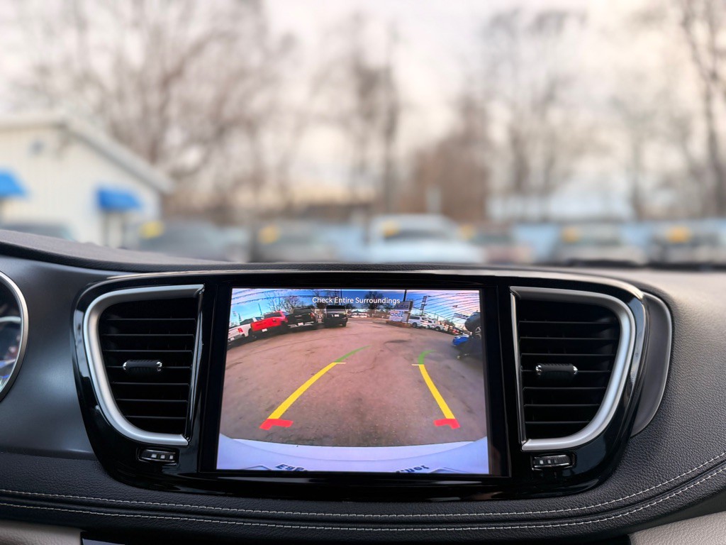 2022 Chrysler Pacifica Image 42