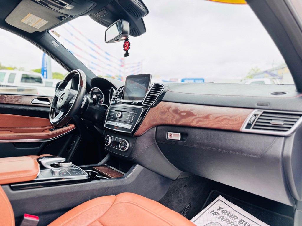 2018 Mercedes-Benz GLS-Class Image 40