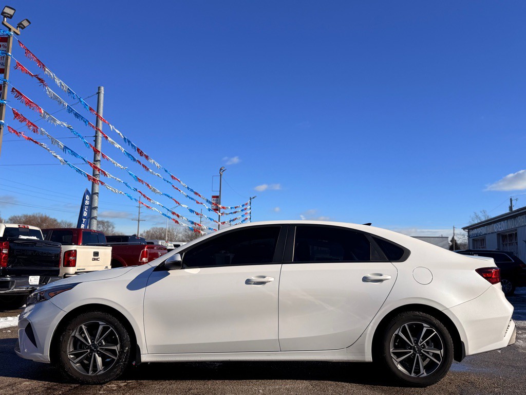 2023 Kia Forte Image 10