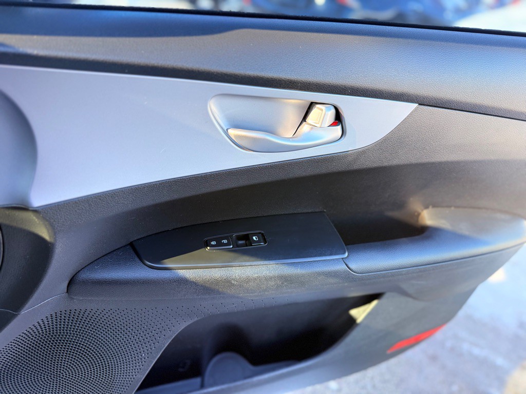 2023 Kia Forte Image 18