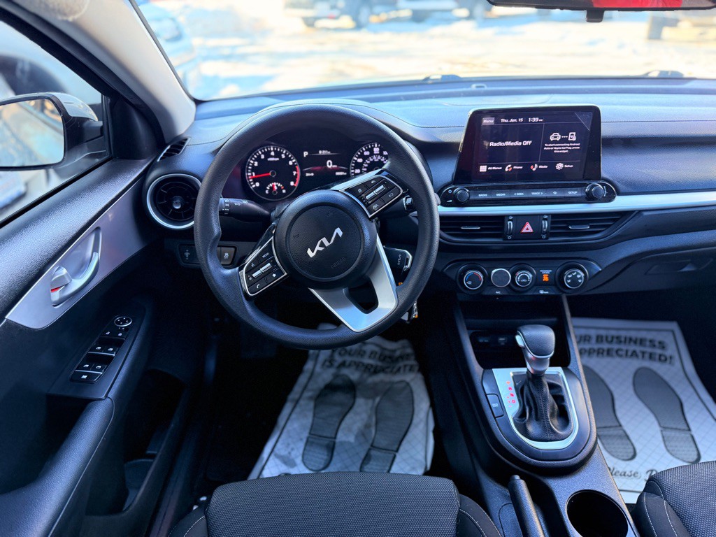 2023 Kia Forte Image 24