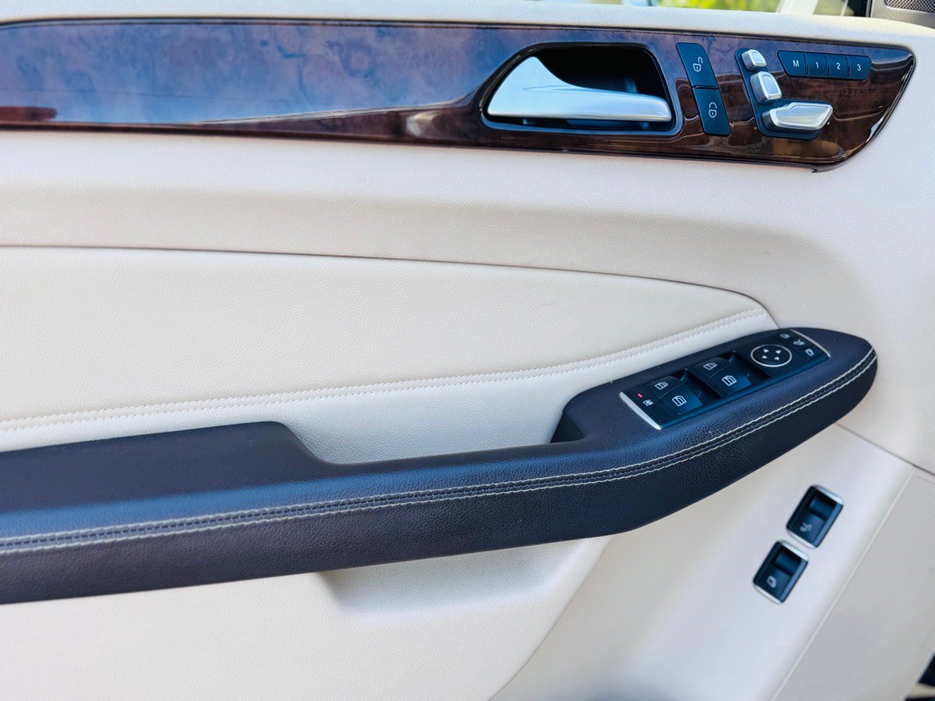 2017 Mercedes-Benz GLS-Class Image 22