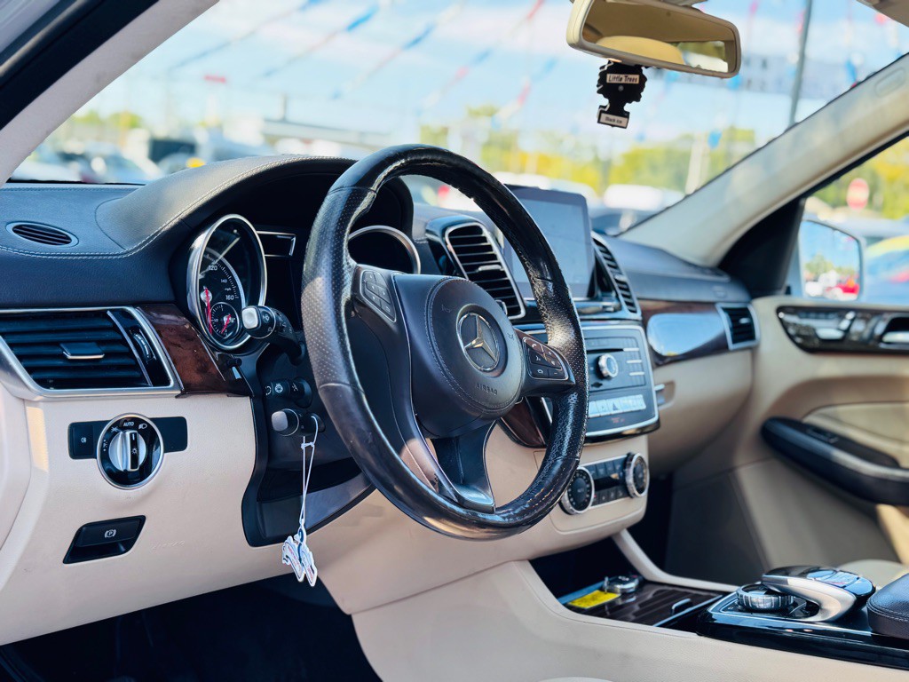 2017 Mercedes-Benz GLS-Class Image 26