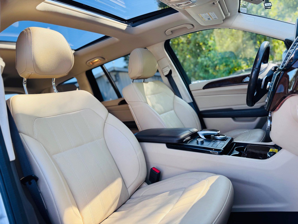 2017 Mercedes-Benz GLS-Class Image 33