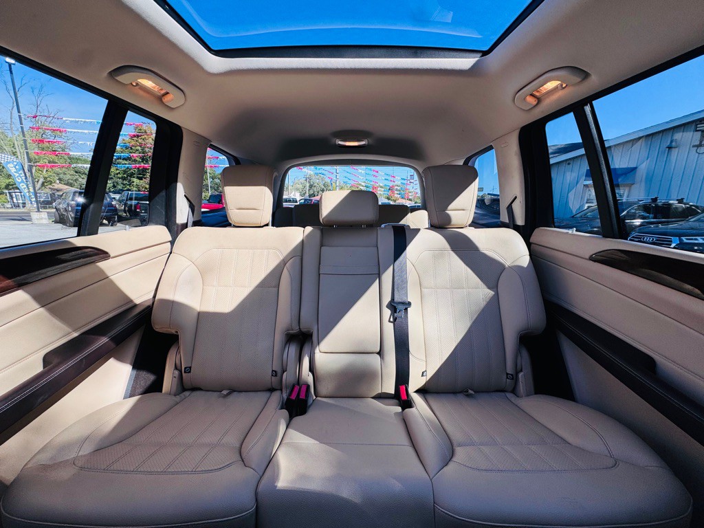 2017 Mercedes-Benz GLS-Class Image 35