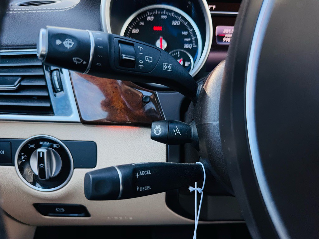 2017 Mercedes-Benz GLS-Class Image 46