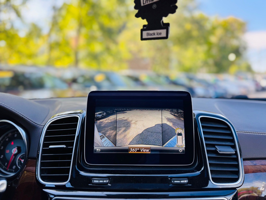 2017 Mercedes-Benz GLS-Class Image 52