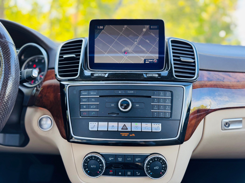 2017 Mercedes-Benz GLS-Class Image 60