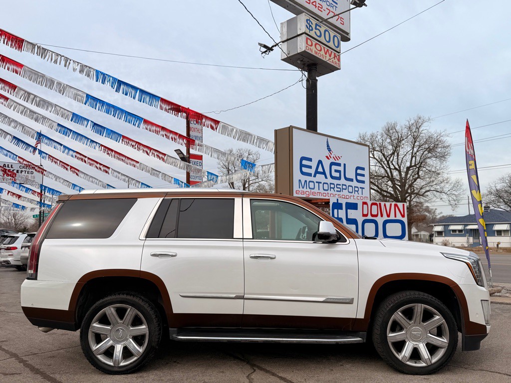 2017 Cadillac Escalade Image 6
