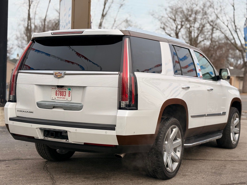 2017 Cadillac Escalade Image 8