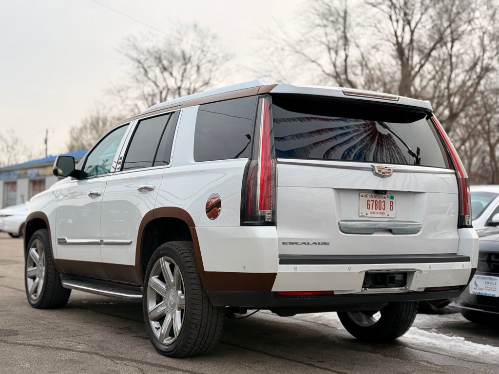 2017 Cadillac Escalade Image 10