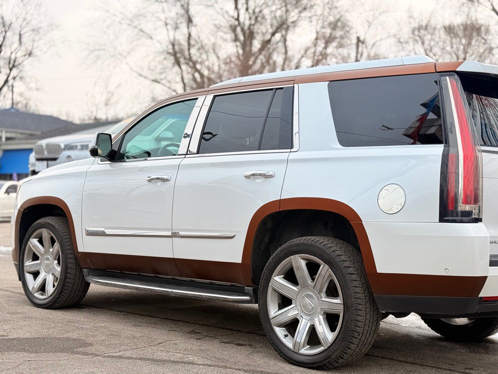 2017 Cadillac Escalade Image 11