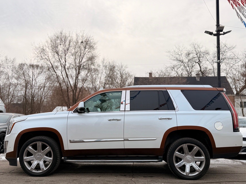 2017 Cadillac Escalade Image 12