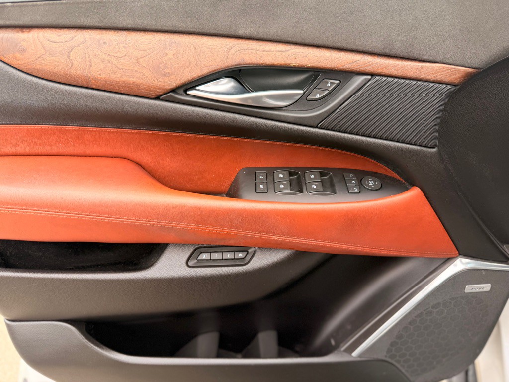 2017 Cadillac Escalade Image 19