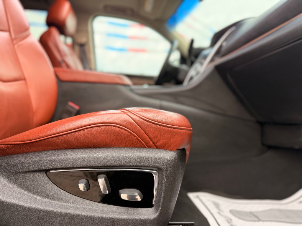 2017 Cadillac Escalade Image 30