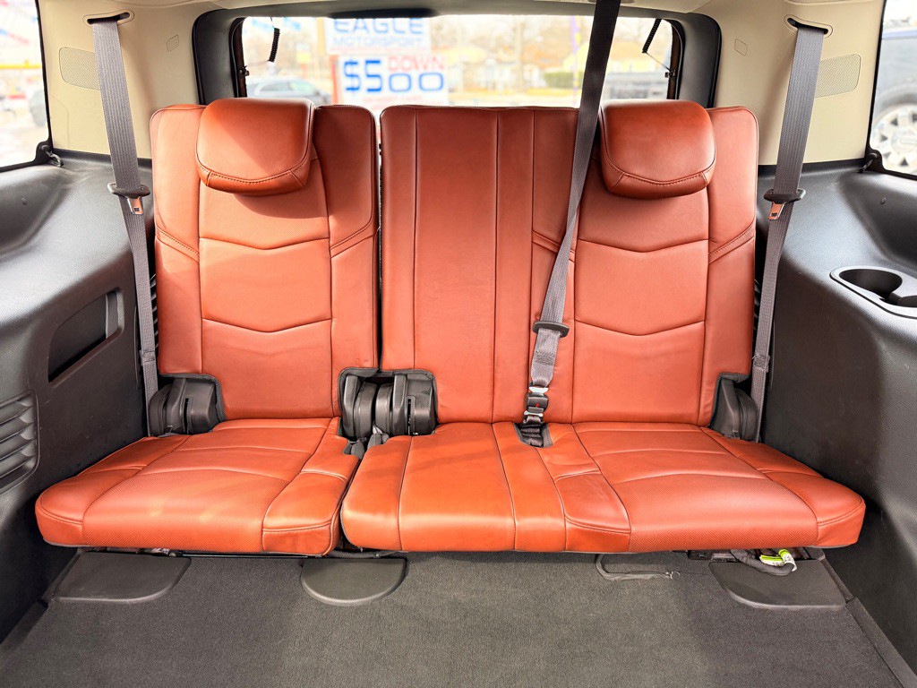 2017 Cadillac Escalade Image 36