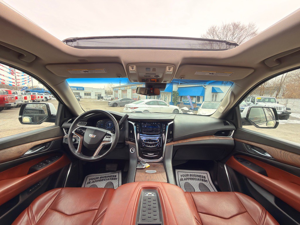 2017 Cadillac Escalade Image 37