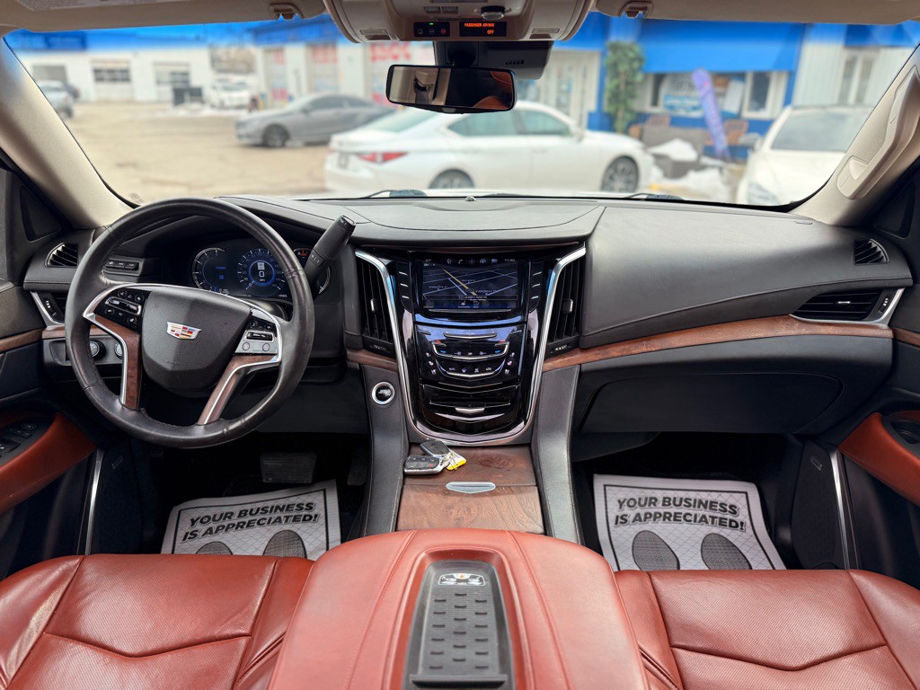 2017 Cadillac Escalade Image 38