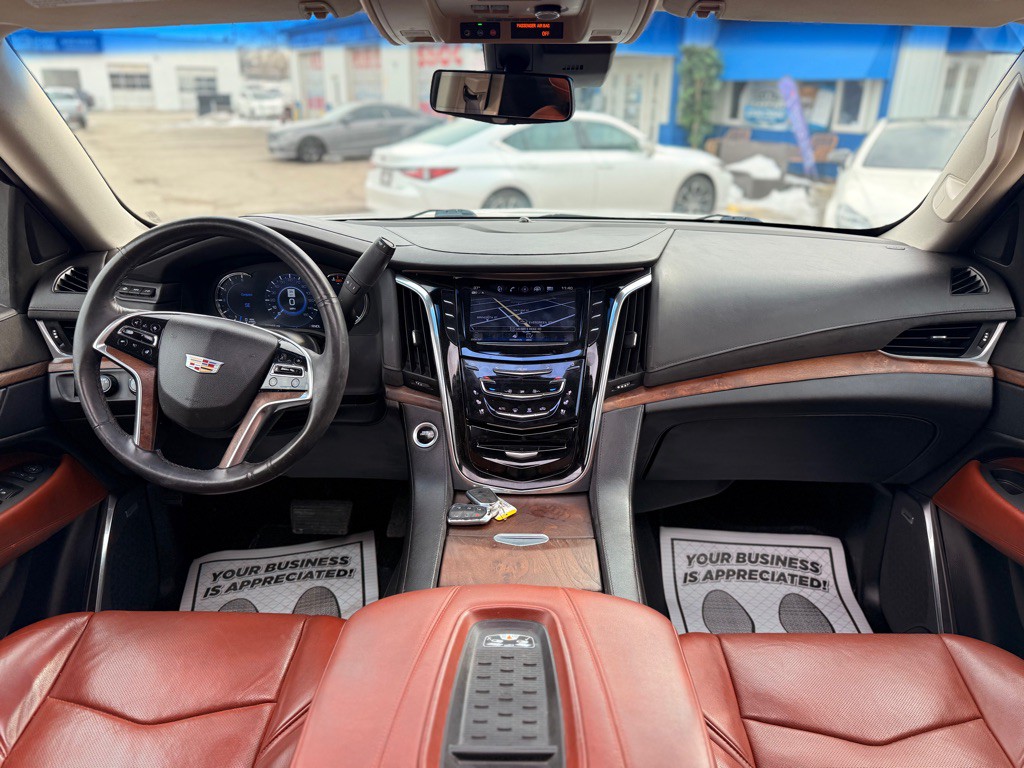 2017 Cadillac Escalade Image 39