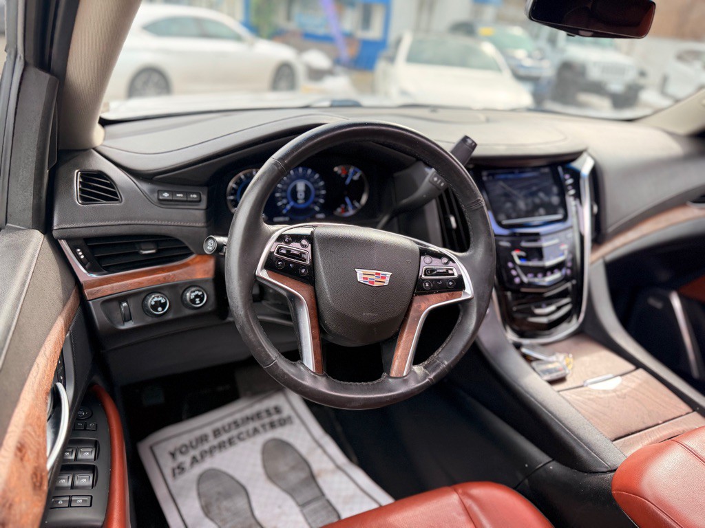 2017 Cadillac Escalade Image 40