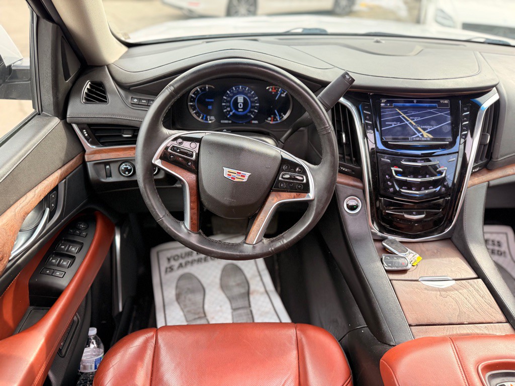 2017 Cadillac Escalade Image 41