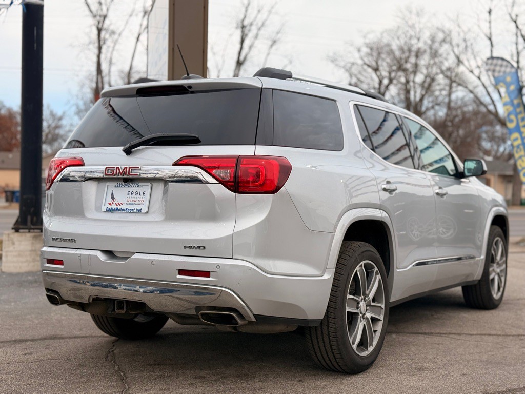 2017 GMC Acadia Image 8