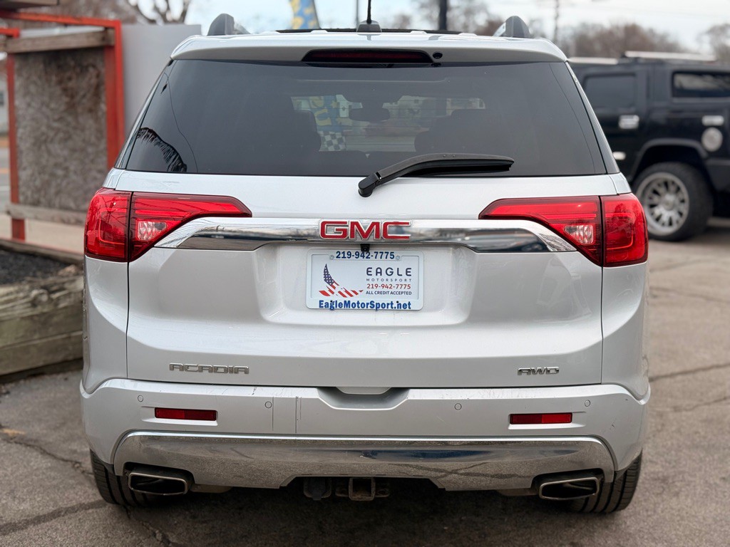 2017 GMC Acadia Image 9