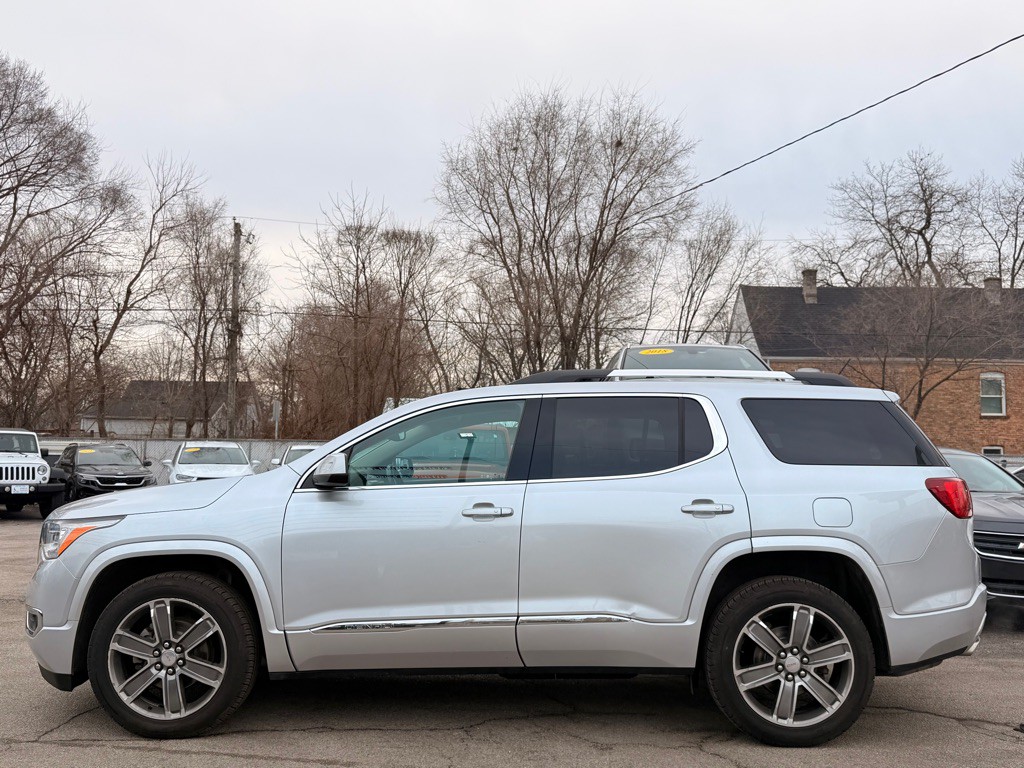 2017 GMC Acadia Image 11