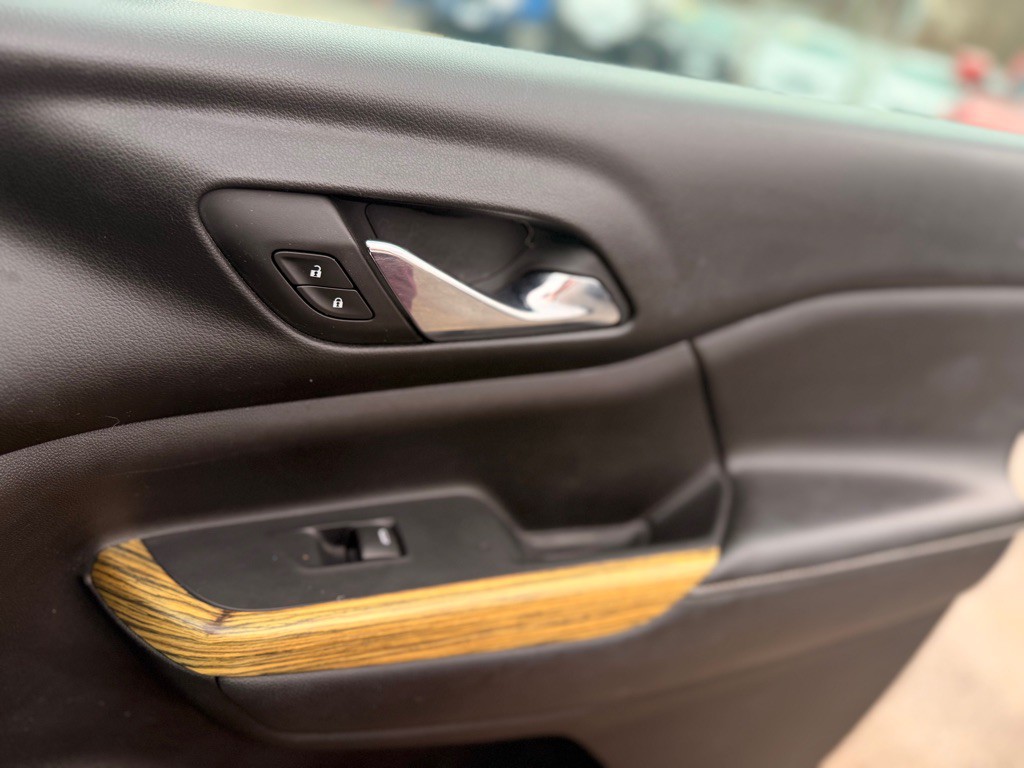 2017 GMC Acadia Image 24