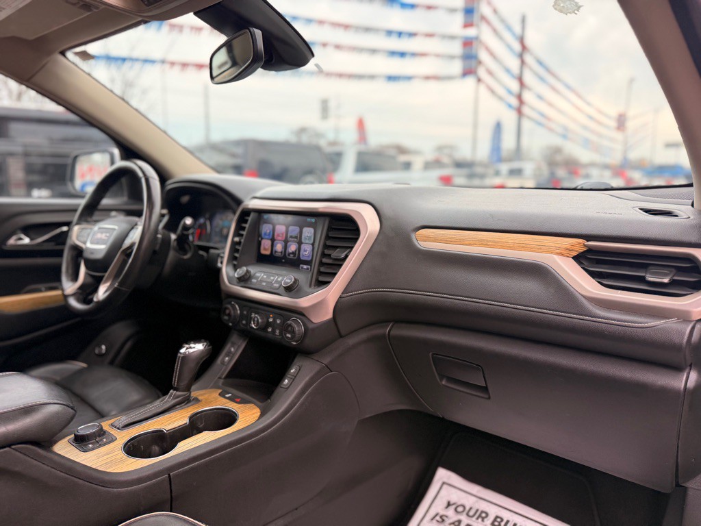 2017 GMC Acadia Image 25