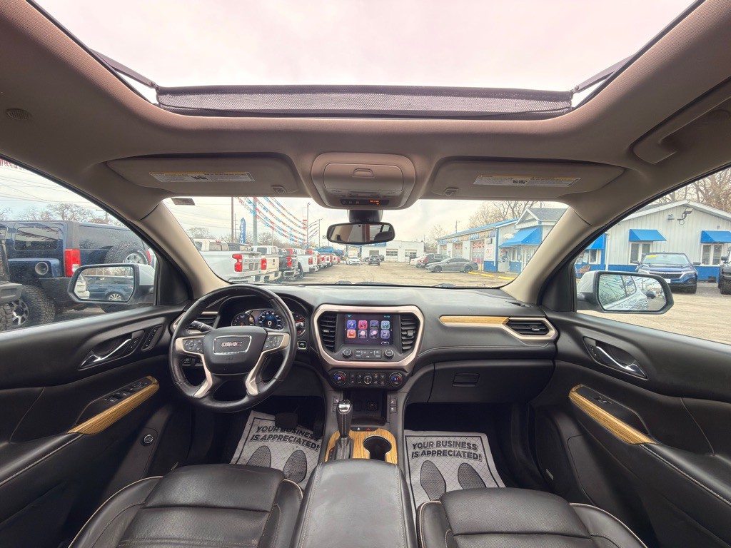 2017 GMC Acadia Image 32