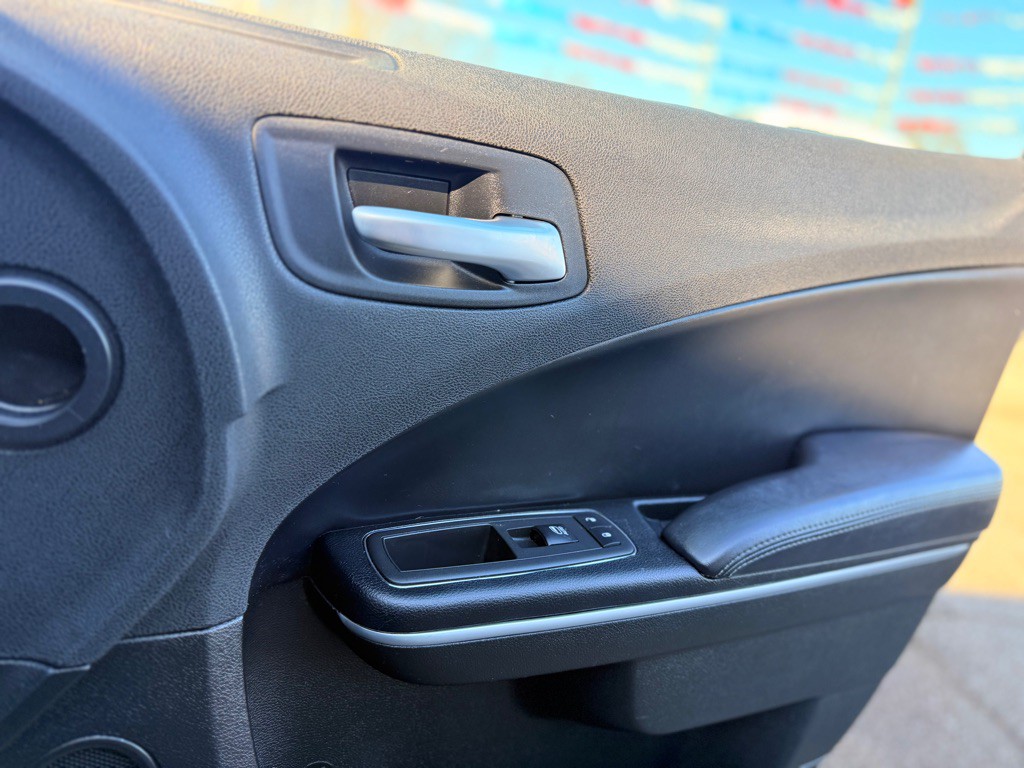 2022 Dodge Charger Image 21