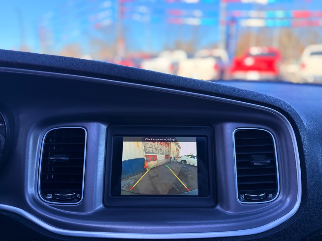 2022 Dodge Charger Image 38