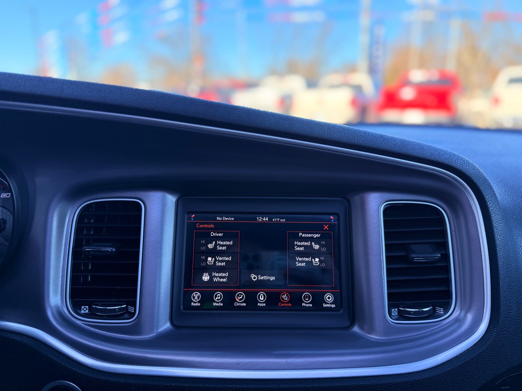 2022 Dodge Charger Image 39