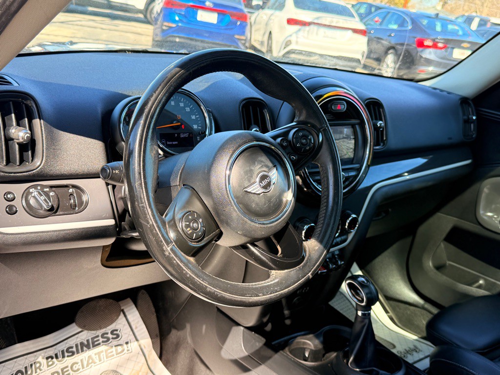 2018 MINI Cooper Image 16