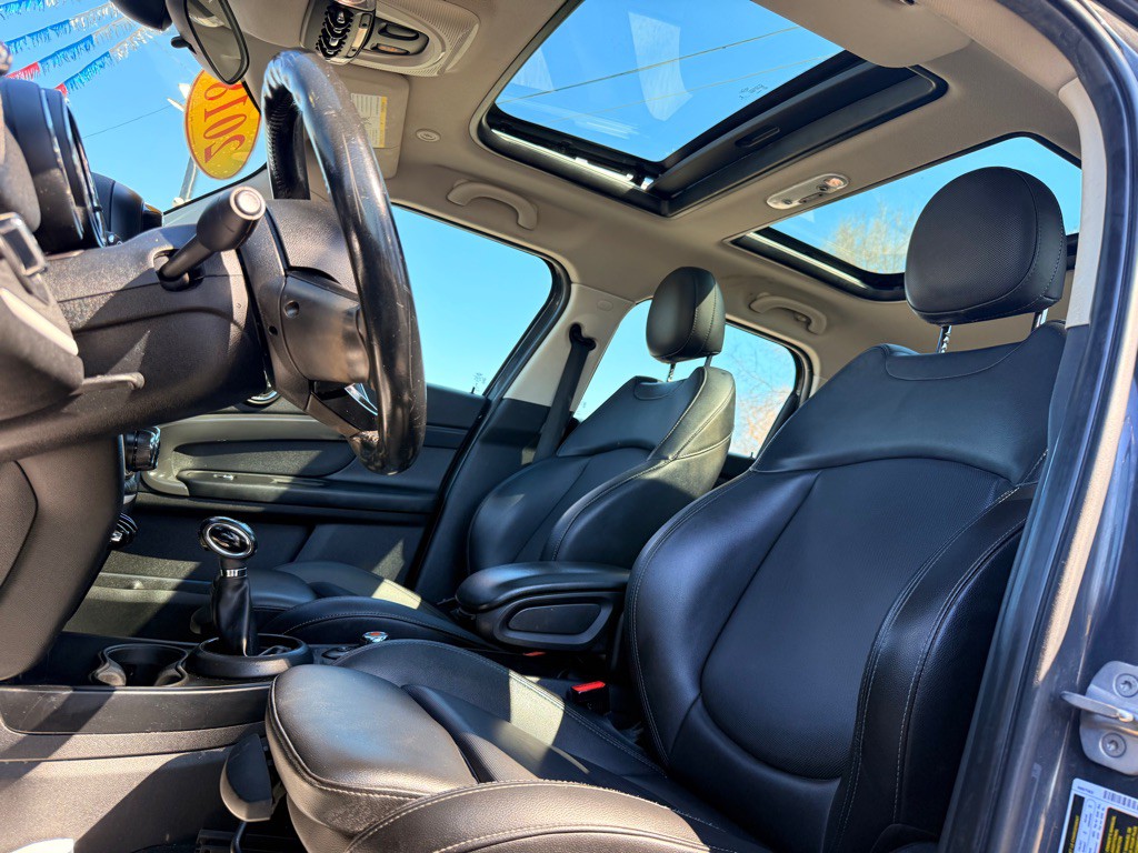 2018 MINI Cooper Image 17