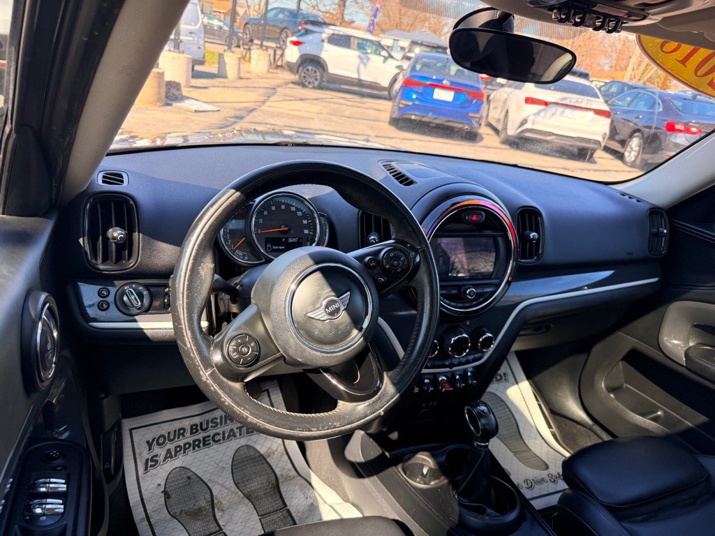 2018 MINI Cooper Image 23