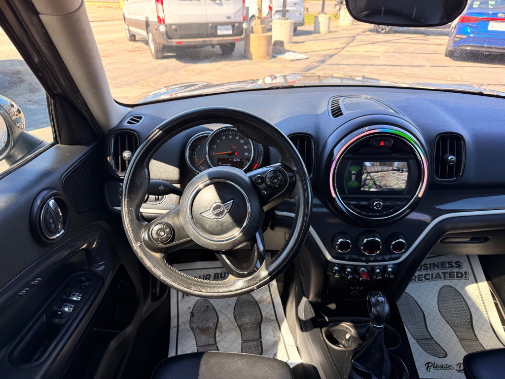 2018 MINI Cooper Image 24