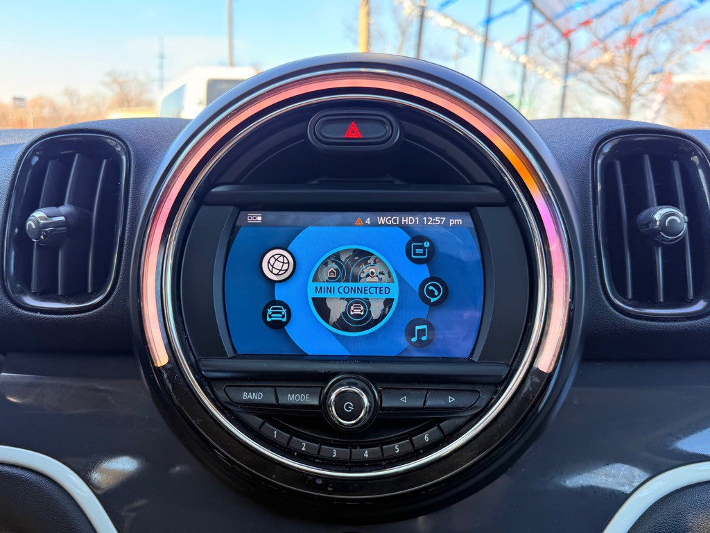 2018 MINI Cooper Image 32
