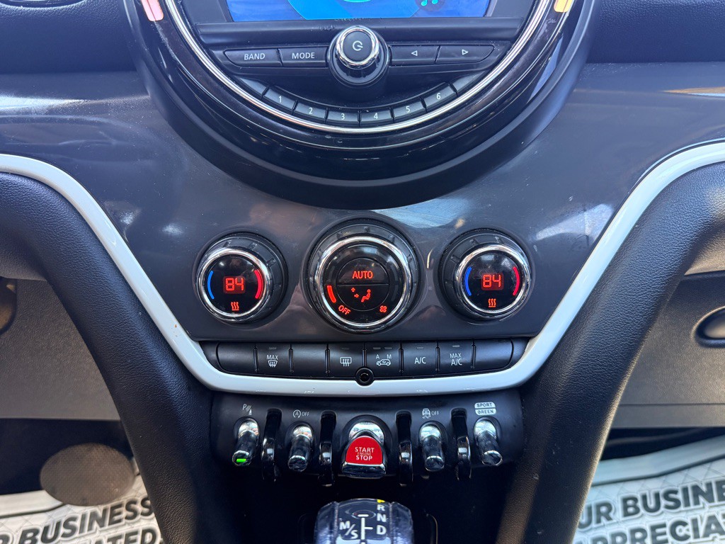 2018 MINI Cooper Image 33