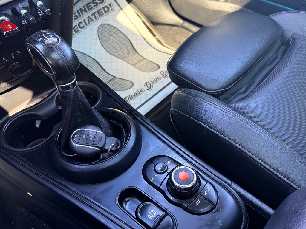 2018 MINI Cooper Image 34